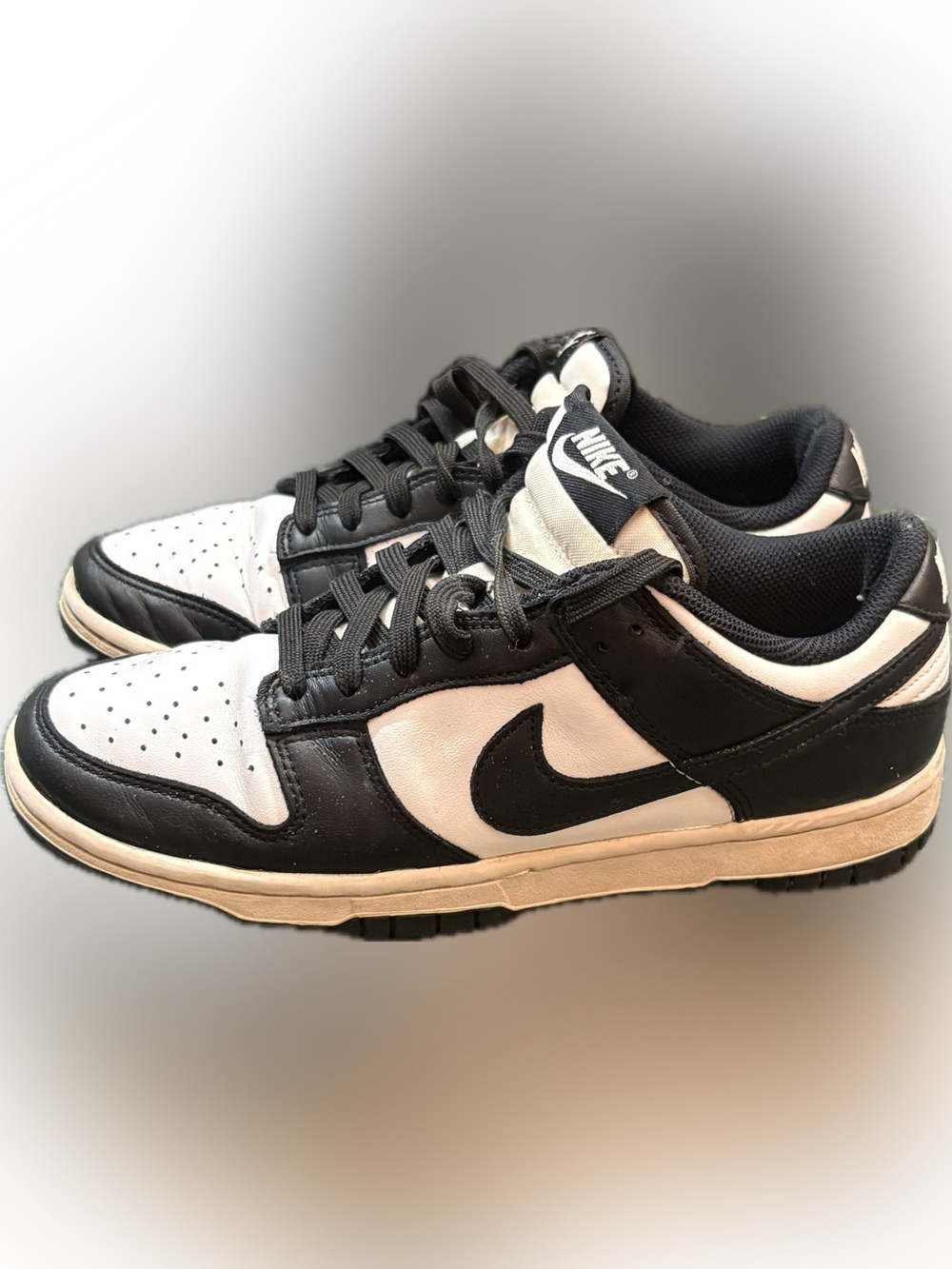 Women’s Nike Dunk Low size 7.5